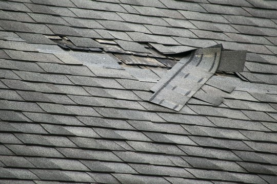 Uszkodzony dach